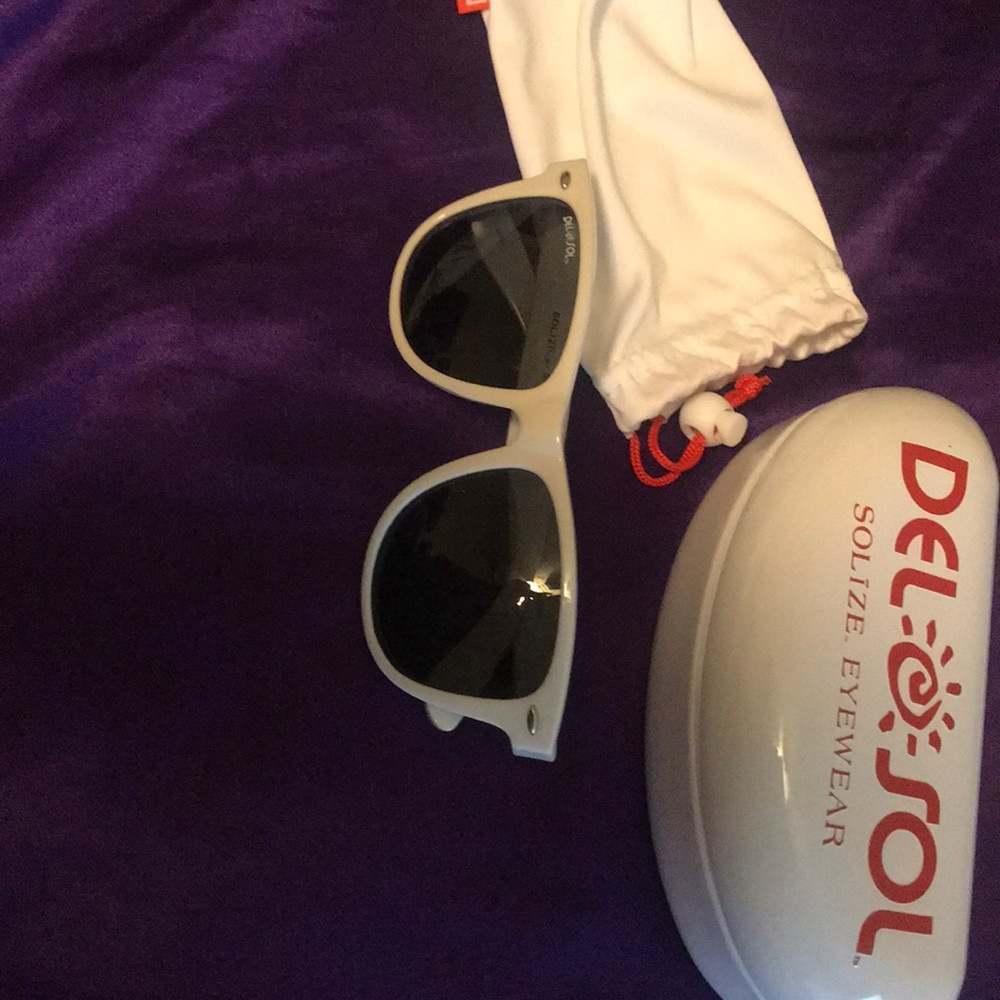DEL SOL polarized sunglasses.